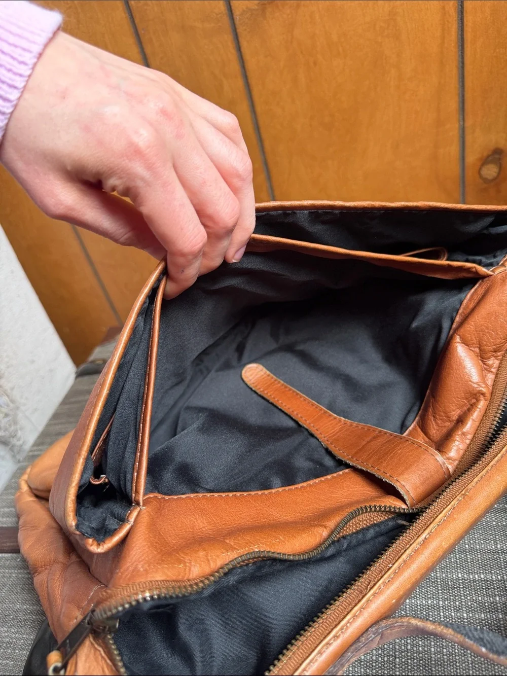 Classic Men's Brown Leather Messenger Bag with Buckle Flap